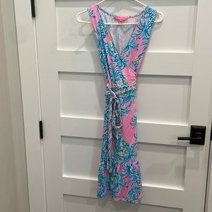 Flattering sleeveless wraparound, Lilly Pulitzer dress. Size Large
